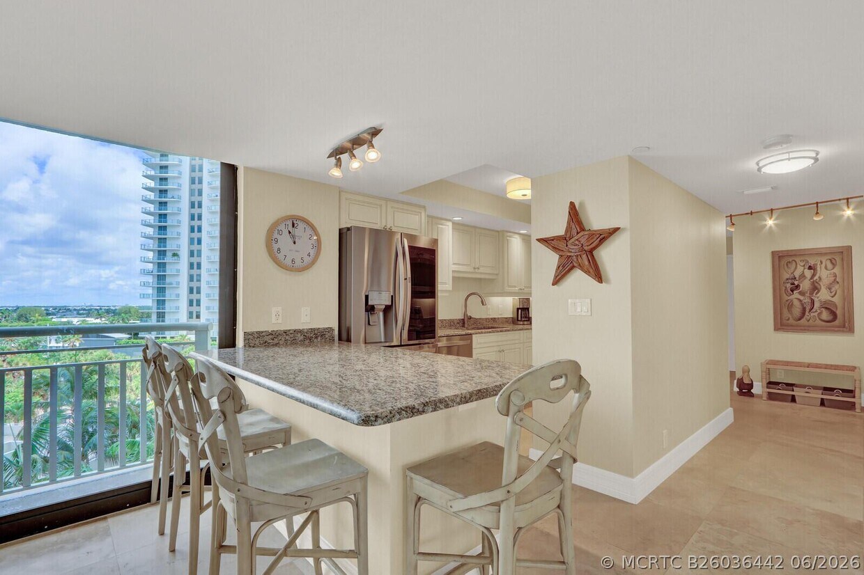 Building Photo - 3000 N Ocean Dr
