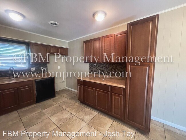 Building Photo - 3 br, 2 bath House - 1208 Austin Drive