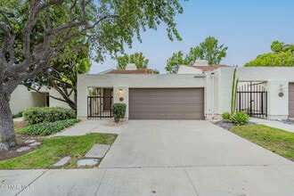 Building Photo - 673 Woodlawn Dr