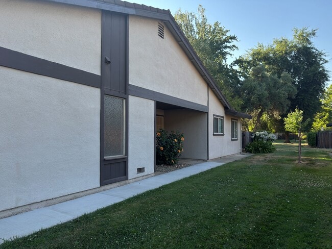 Building Photo - 11049 Autumnwind Lane