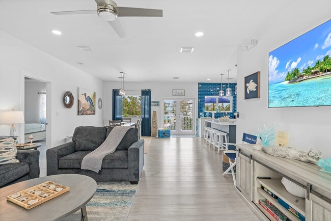 Building Photo - 231 Pescayo Ave