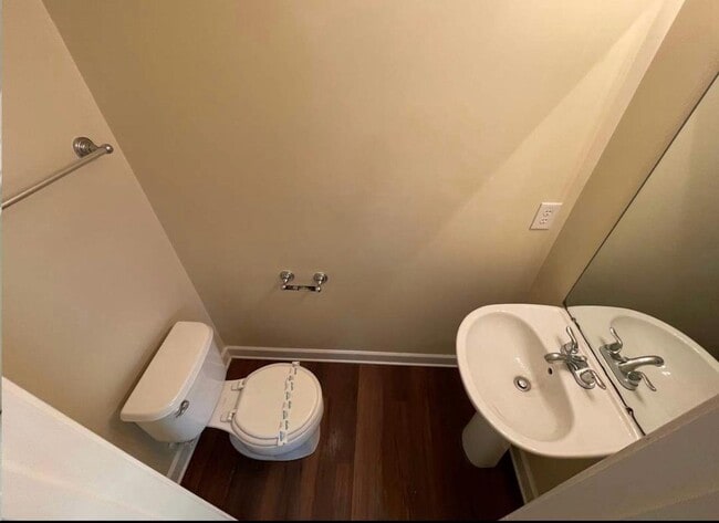 Building Photo - 974 Ramsgate Dr SW