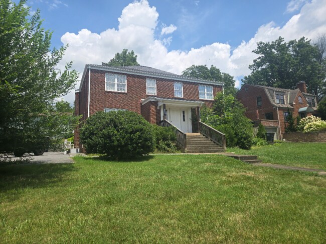 Building Photo - 1030 Watauga St