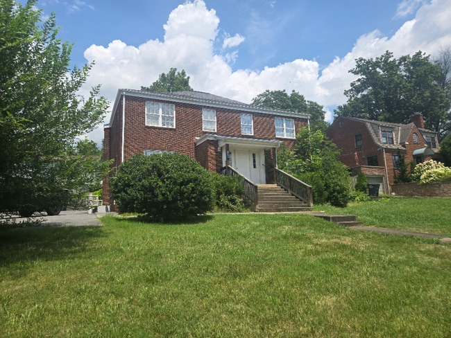 Building Photo - 1030 Watauga St