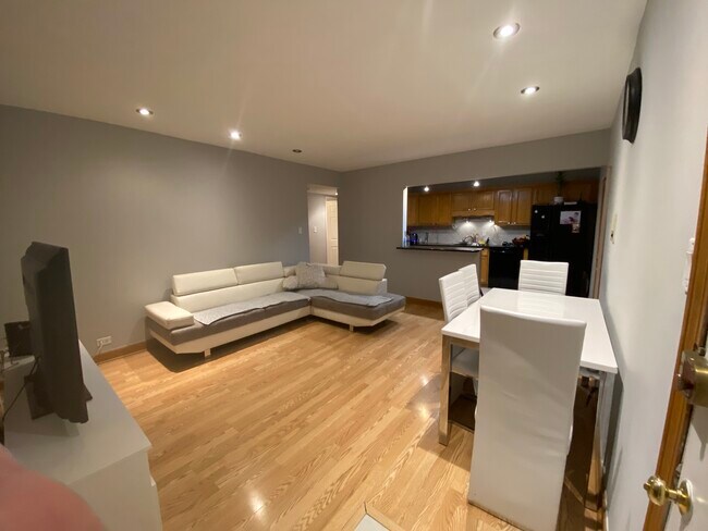Foto del edificio - 9434 Bay Colony Dr
