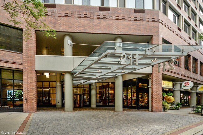 Building Photo - 211 E Ohio St