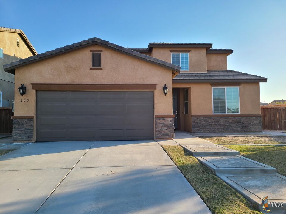 Primary Photo - 655 Las Dunas St
