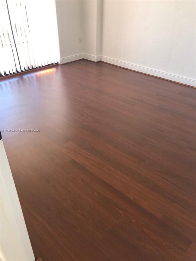 Foto del edificio - 2301 SW 27th Ave