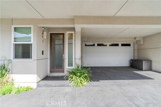 Building Photo - 2707 Rockefeller Ln