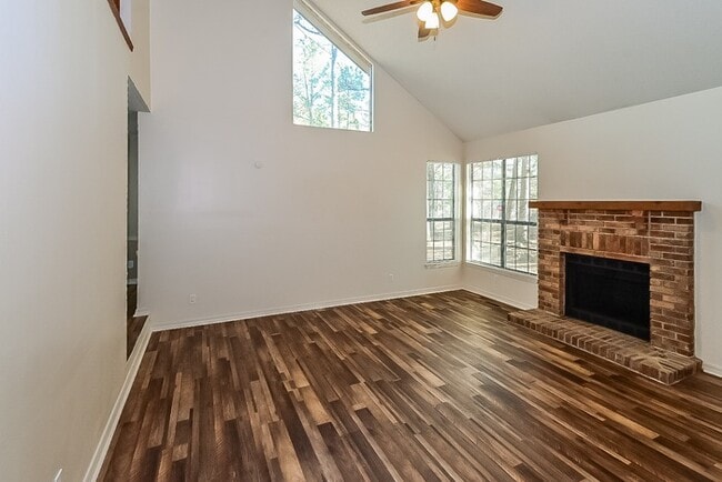 Building Photo - 300 Shadow Ridge Dr