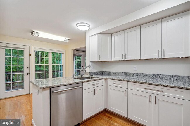 Building Photo - 1511 Deer Point Way