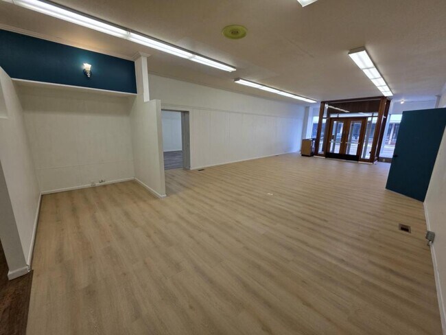 Foto del edificio - 128 S Water St