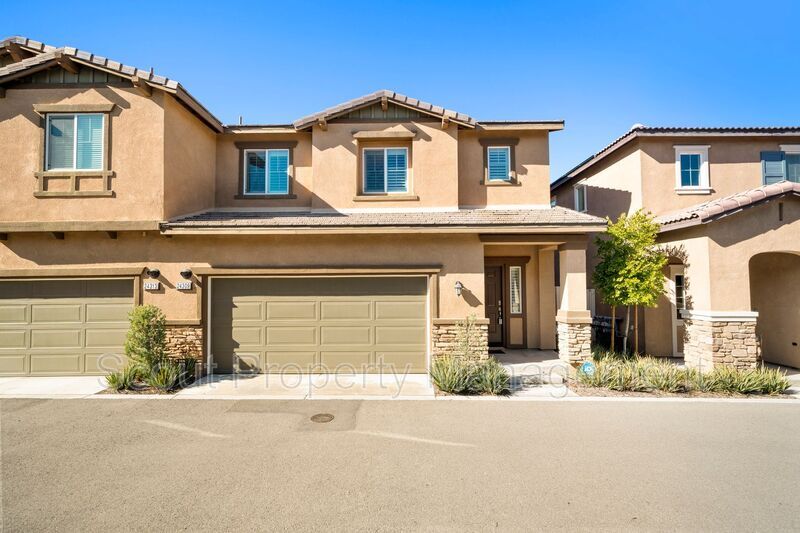 Foto principal - 24309 Bay Laurel Ave