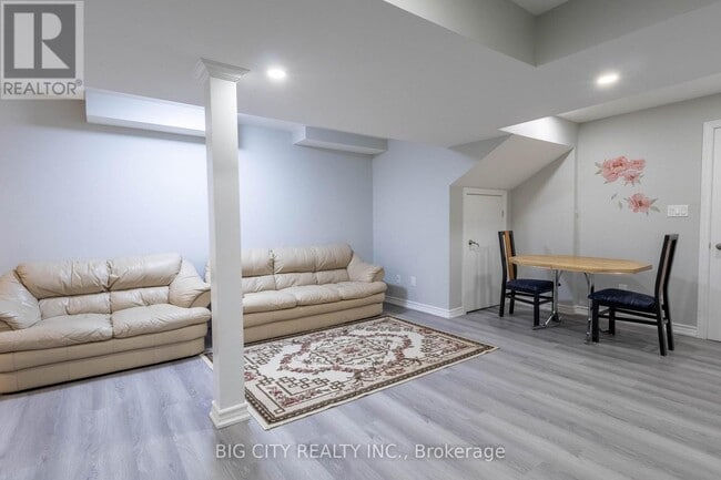 Building Photo - 104 Port Arthur Cres