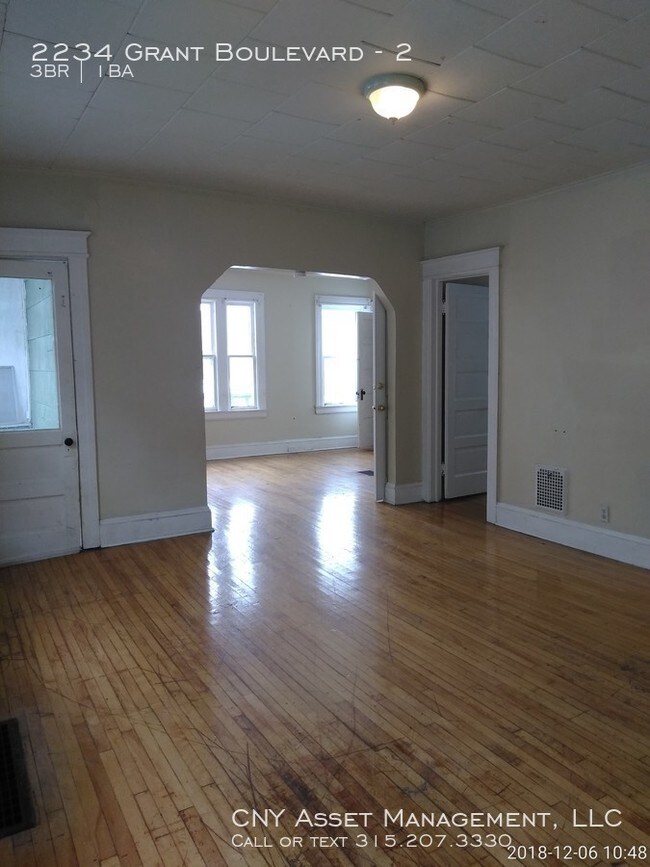 Foto del edificio - 2234 Grant Boulevard  3 bedrooms