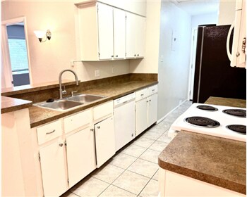 Foto del edificio - 9901 Hundred Oaks Cir