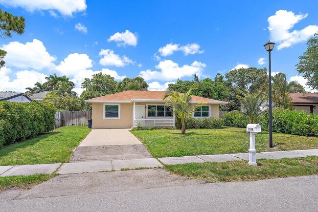 Building Photo - 2559 Conroy Dr