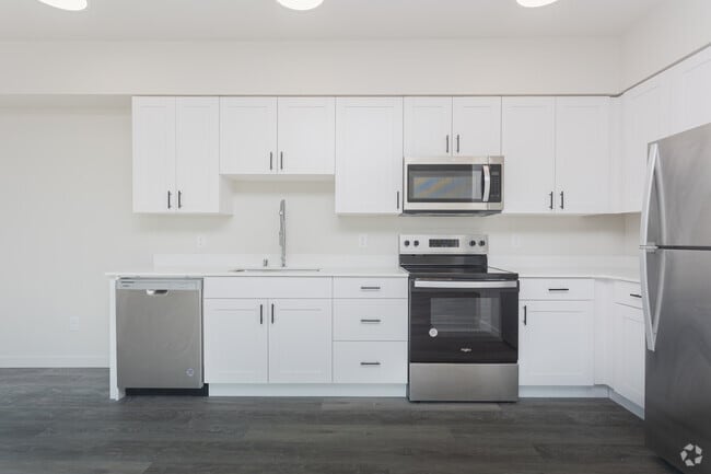 2BR, 2BA - Kitchen - Columbia City