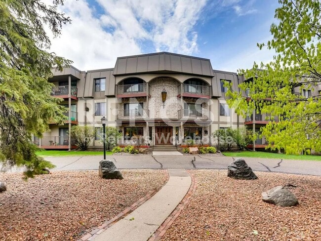 Building Photo - 2200 Nevada Ave