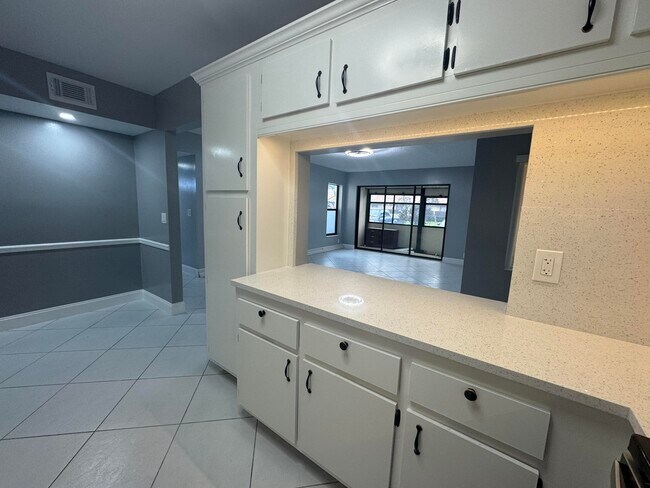 Foto del edificio - 802 Sky Pine Way