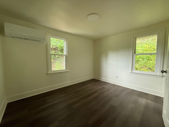 Building Photo - 2 Bedroom 1 Bath Home in Kingsport, TN