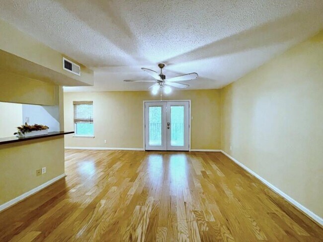 Foto del edificio - 8283 Kingsbrook Rd
