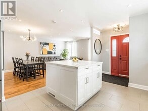 Building Photo - 60 Reigate Ave