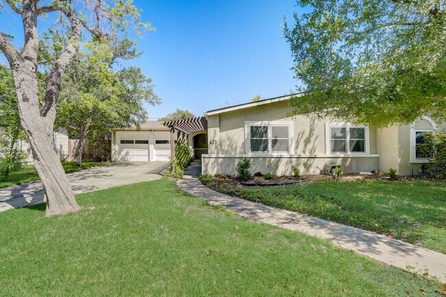 Building Photo - 3-BEDROOM IN NORTHRIDGE, AHISD