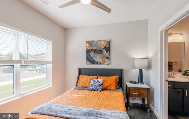 Foto del edificio - 102 Bloomfield Ln