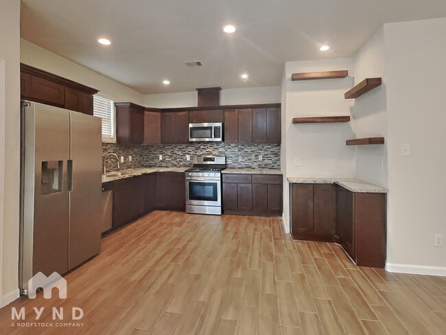 Building Photo - 5704 Bacher St