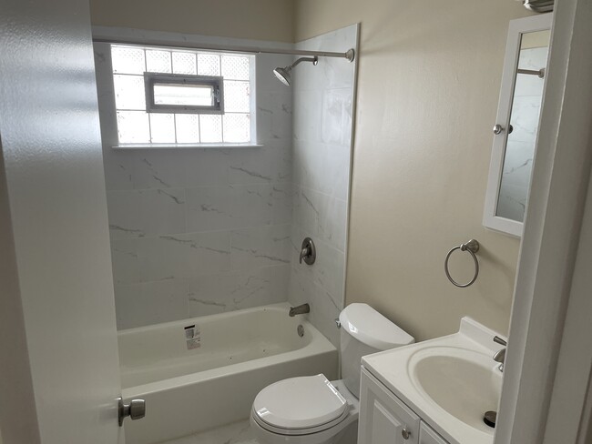 Foto del edificio - 440 Lorraine St