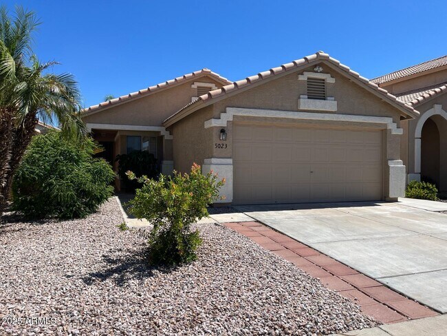Building Photo - 5023 W Kristal Way