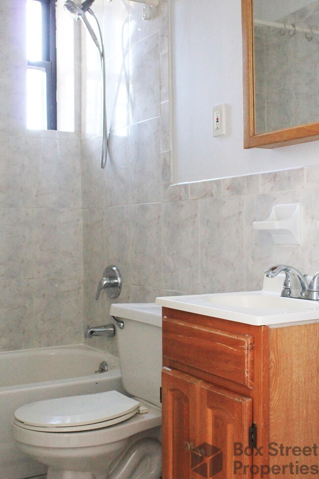 Foto del edificio - 29 Furman Ave