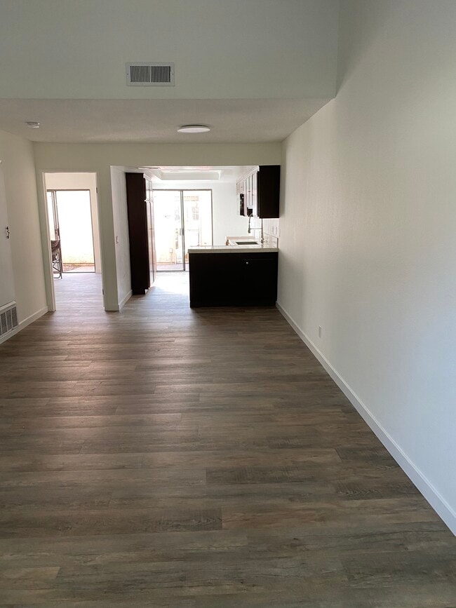 Foto del edificio - 10417 Hayford St