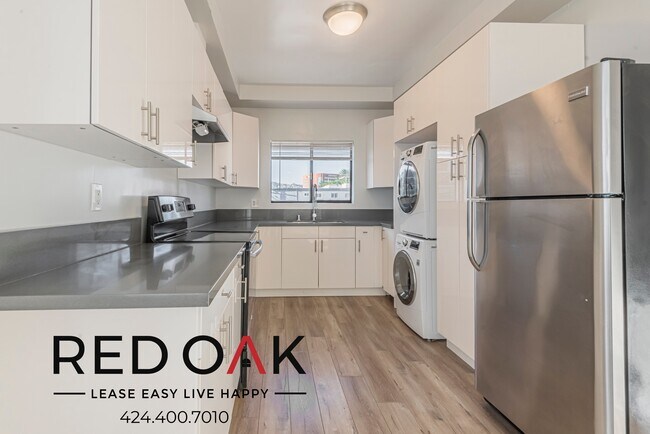Foto del edificio - ~6 Weeks FREE~ Stylish Two Bedroom with Sp...