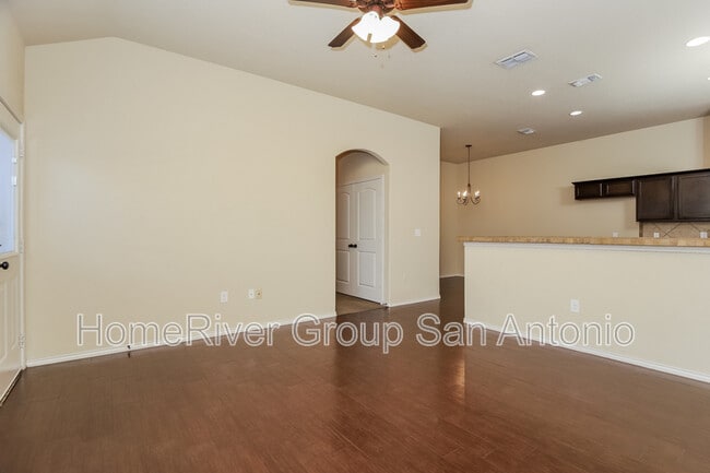 Building Photo - 672 Creekside Cir