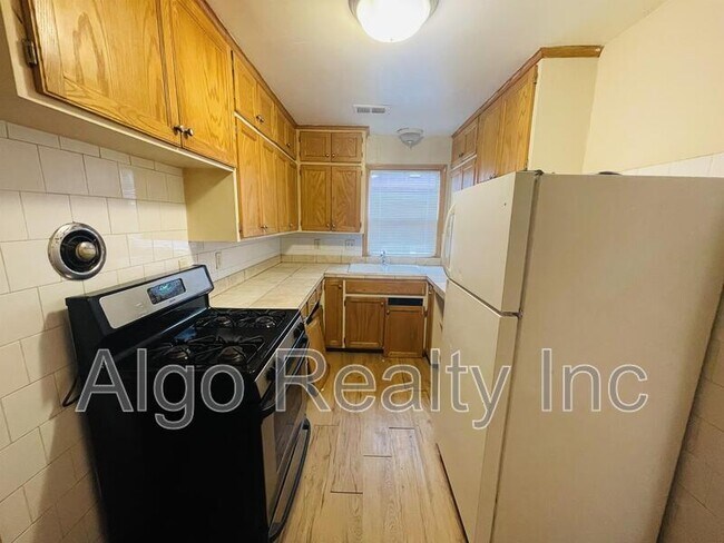 Foto del edificio - 2419 Plymouth Ave N