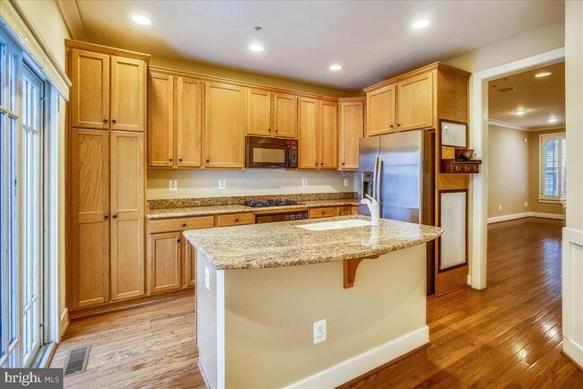 Building Photo - 1304 N Danville St