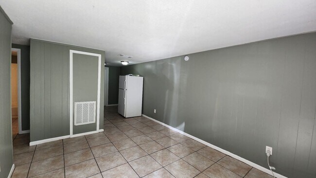 Building Photo - 607 S. 70th St. Unit A-B