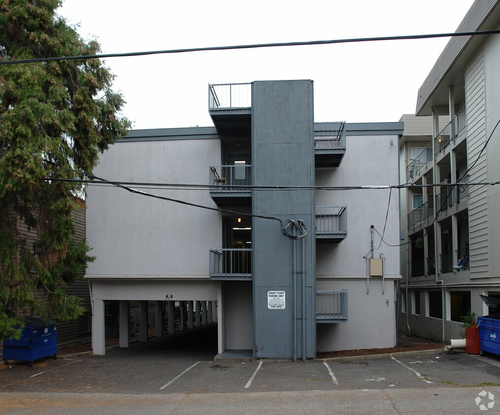 Primary Photo - Hi Oakes Apartments