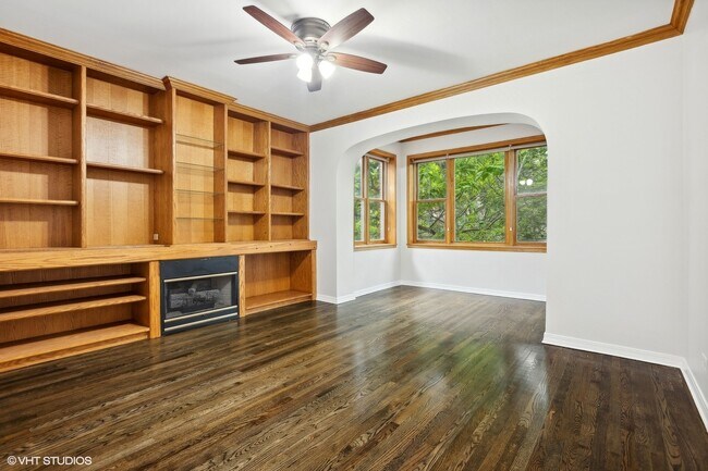 Building Photo - 1044 W Dakin St