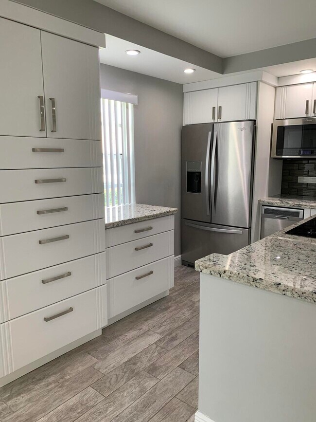 Building Photo - 913  Flanders T  Delray Beach Fl 33484