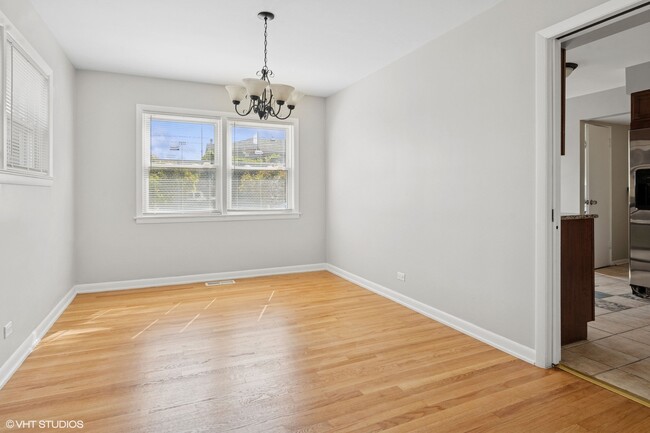 Foto del edificio - 6341 N Leavitt St