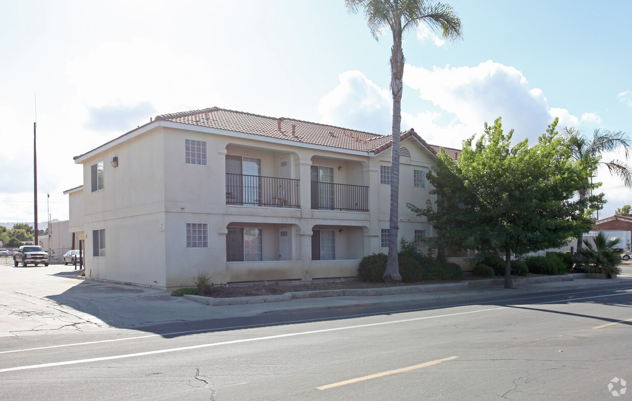 Building Photo - Exeter Station Apartments