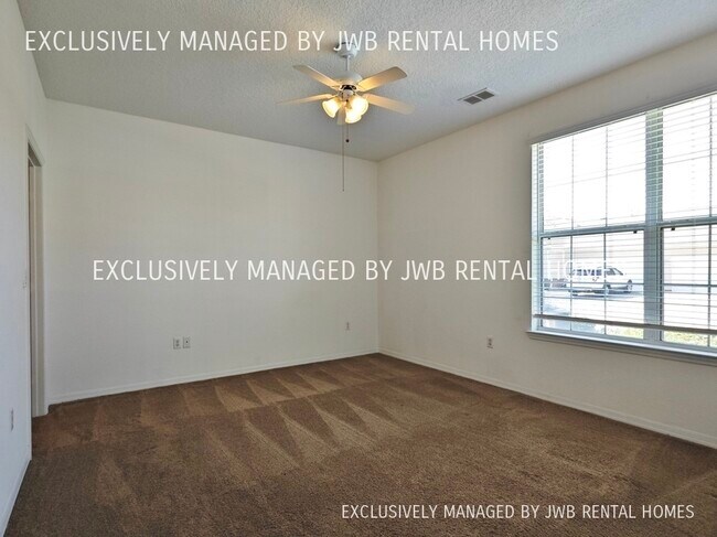 Foto del edificio - 4325 Edgewater Crossing Dr