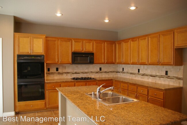 Building Photo - 6 br, 4 bath House - 4121 Perfect Lure St