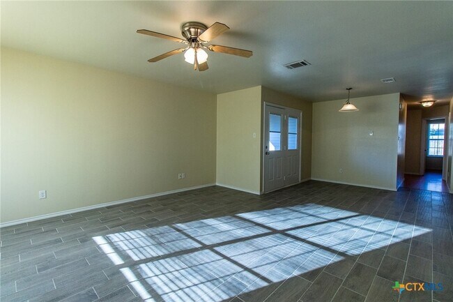 Building Photo - 6412 Temora Loop