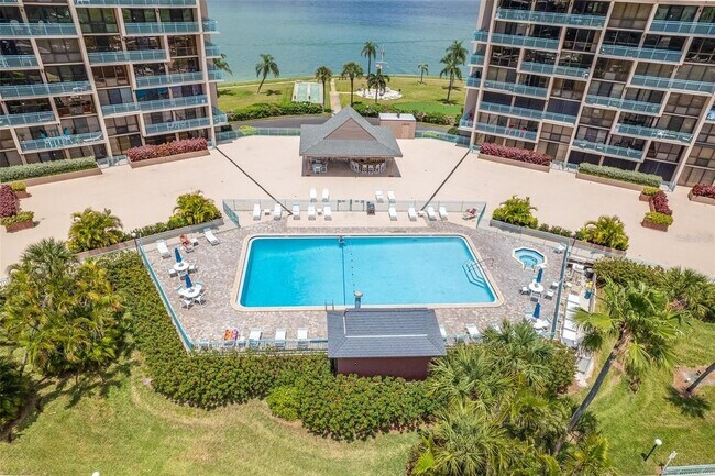 Building Photo - 1 Key Capri