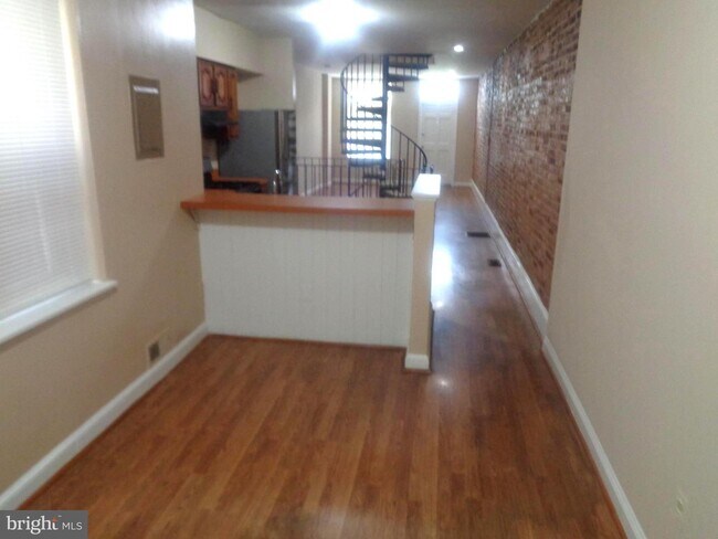 Foto del edificio - 442 N Patterson Park Ave