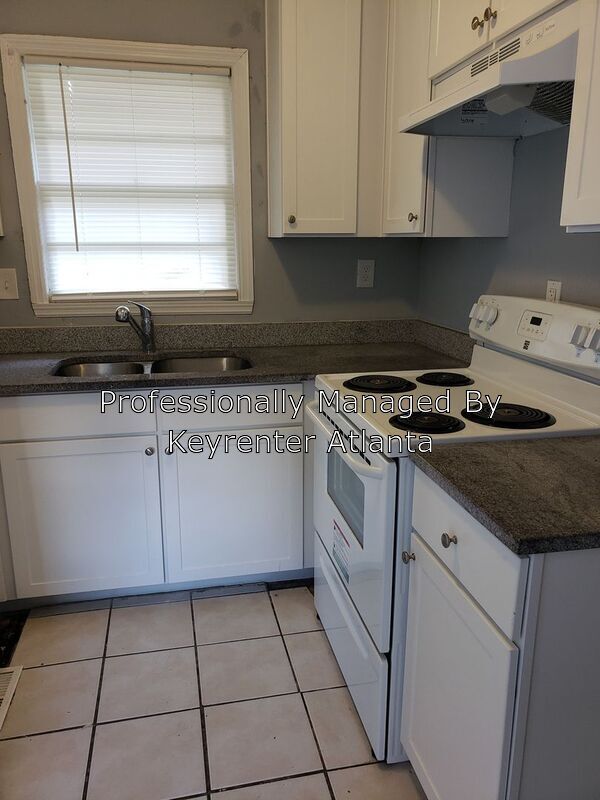 Building Photo - 2596 Wiggins St